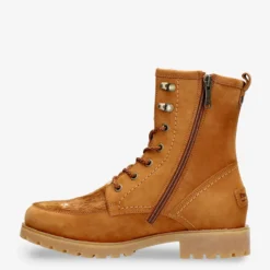 Altea Igloo Botas de piel con forro interior de pelo natural.