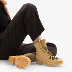 Altea Igloo Botas de piel con forro interior de pelo natural.