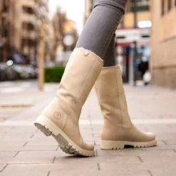 Bambina Botas de piel con forro interior de pelo.