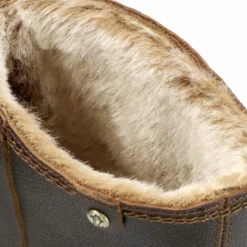 Bambina Botas de piel con forro interior de pelo.