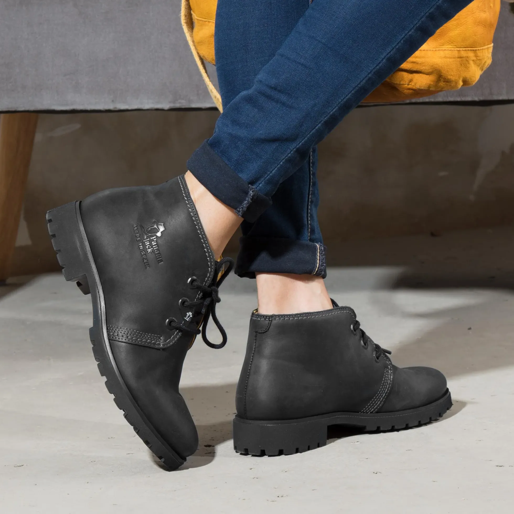 Bota Panama Botín de piel con forro interior de piel.