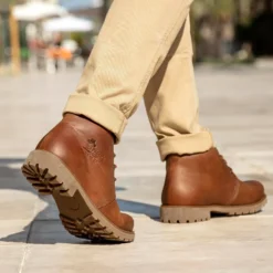 Bota Panama Botín de piel con forro interior de piel.