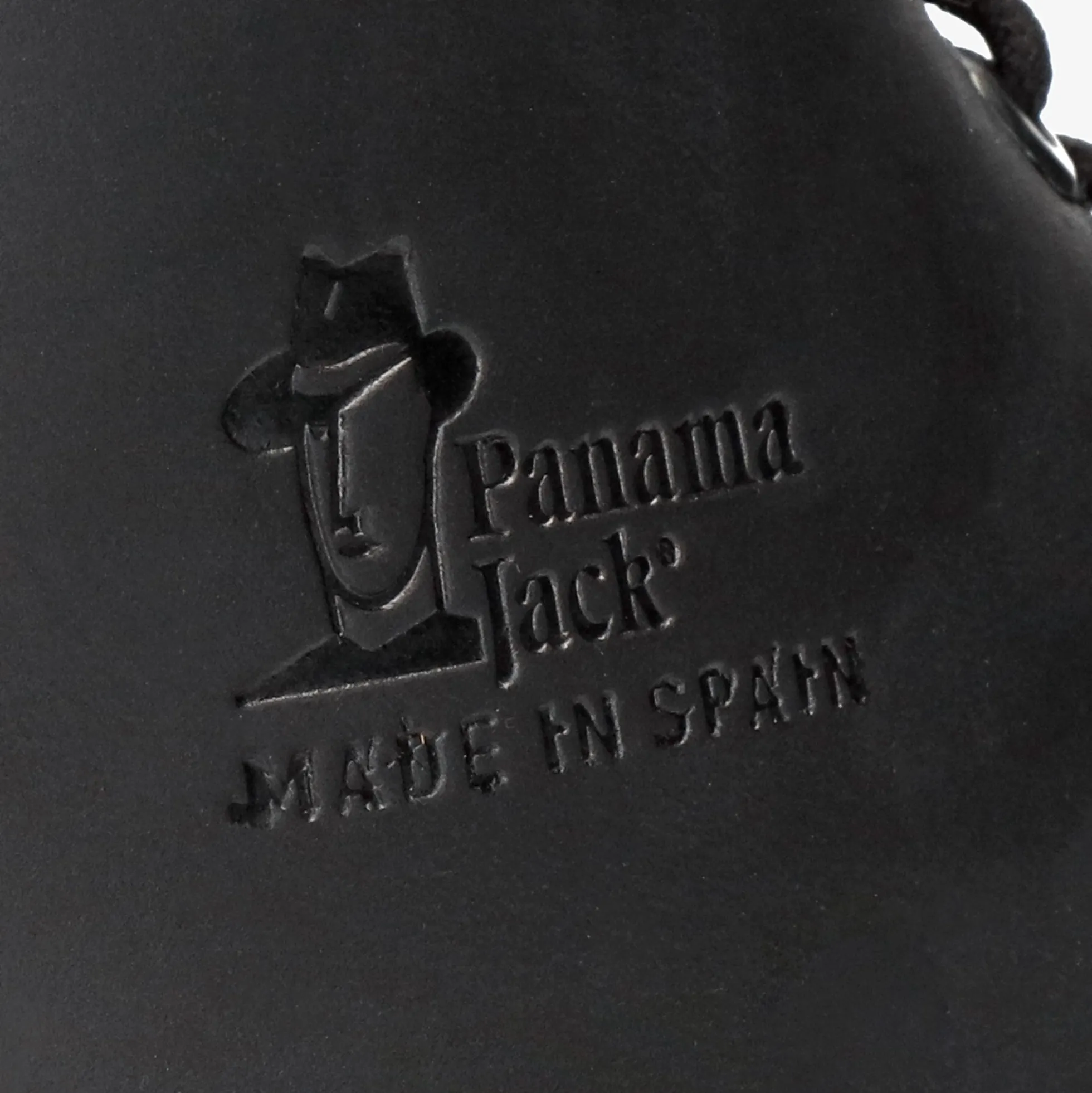 Bota Panama Botín de piel con forro interior de piel.