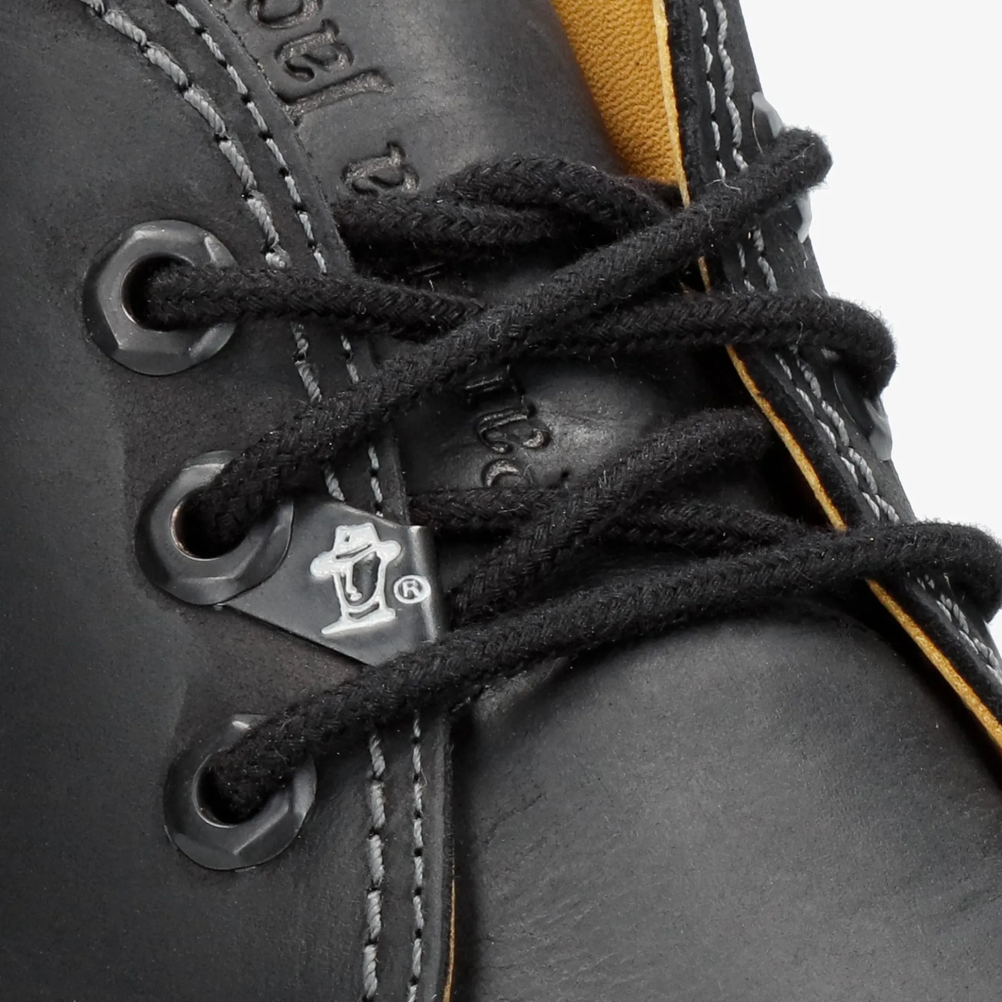 Bota Panama Botín de piel con forro interior de piel.