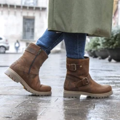 Felina Botas de piel con forro interior de piel.
