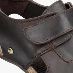 Fletcher Basics Sandalias de piel con forro interior de piel.