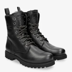 Frisia Botas de piel con forro interior de pelo.