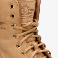 Frisia Botas de piel con forro interior de pelo.