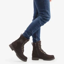 Frisia Botas de piel con forro interior de pelo.