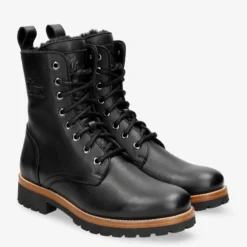 Frisia Botas de piel con forro interior de pelo.
