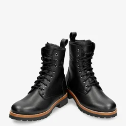 Frisia Botas de piel con forro interior de pelo.