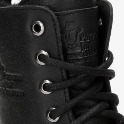 Frisia Botas de piel con forro interior de pelo.
