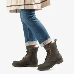 Frisia Botas de piel con forro interior de pelo.
