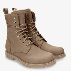 Frisia Botas de piel con forro interior de pelo.