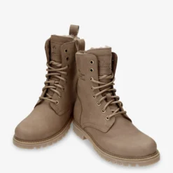 Frisia Botas de piel con forro interior de pelo.