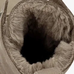 Frisia Botas de piel con forro interior de pelo.