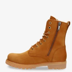 Frisia Botas de piel con forro interior de pelo.