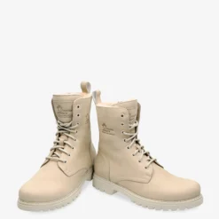 Frisia Botas de piel con forro interior de pelo.