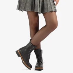 Frisia Botas de piel con forro interior de piel.