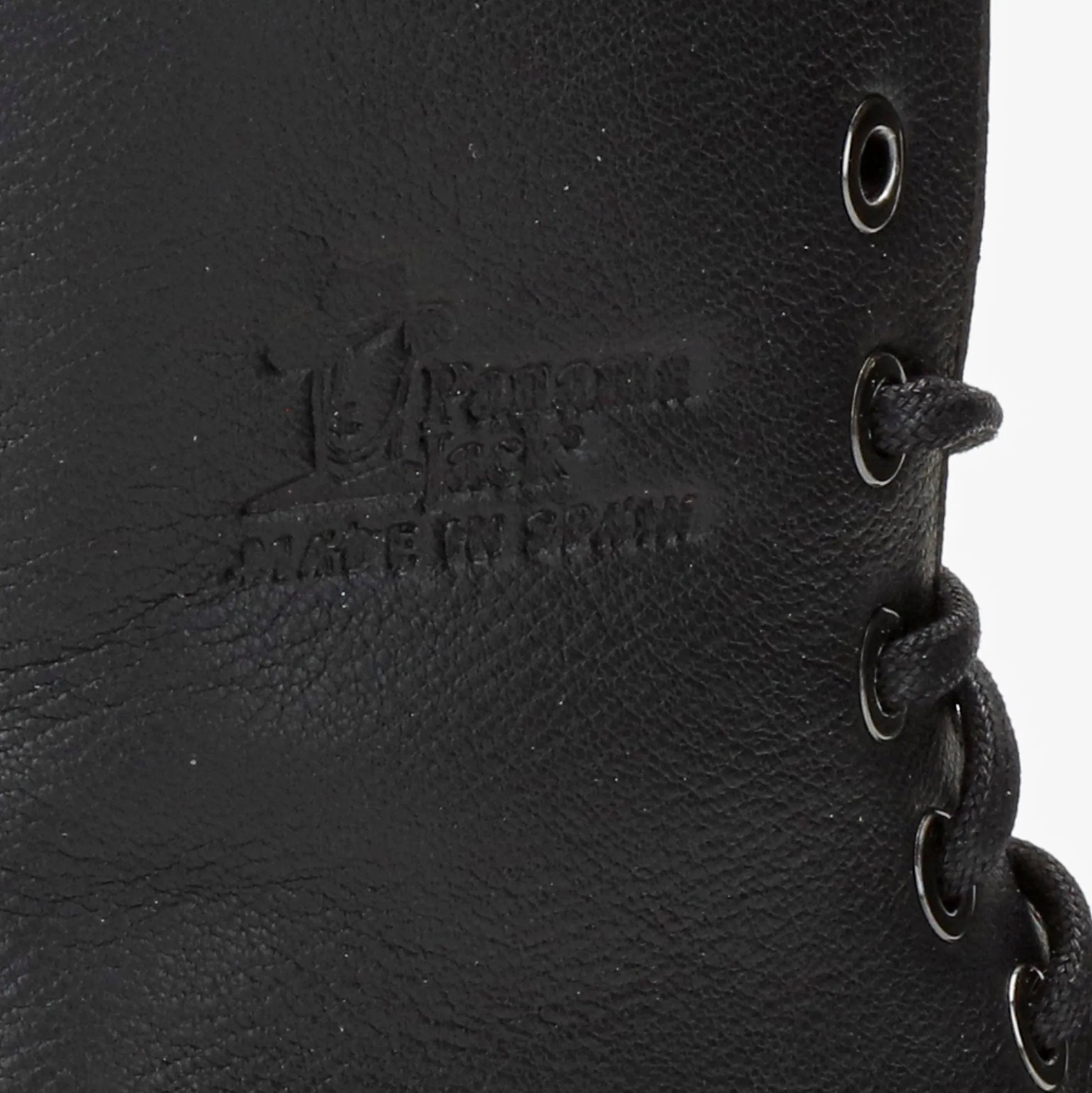 Frisia Botas de piel con forro interior de piel.