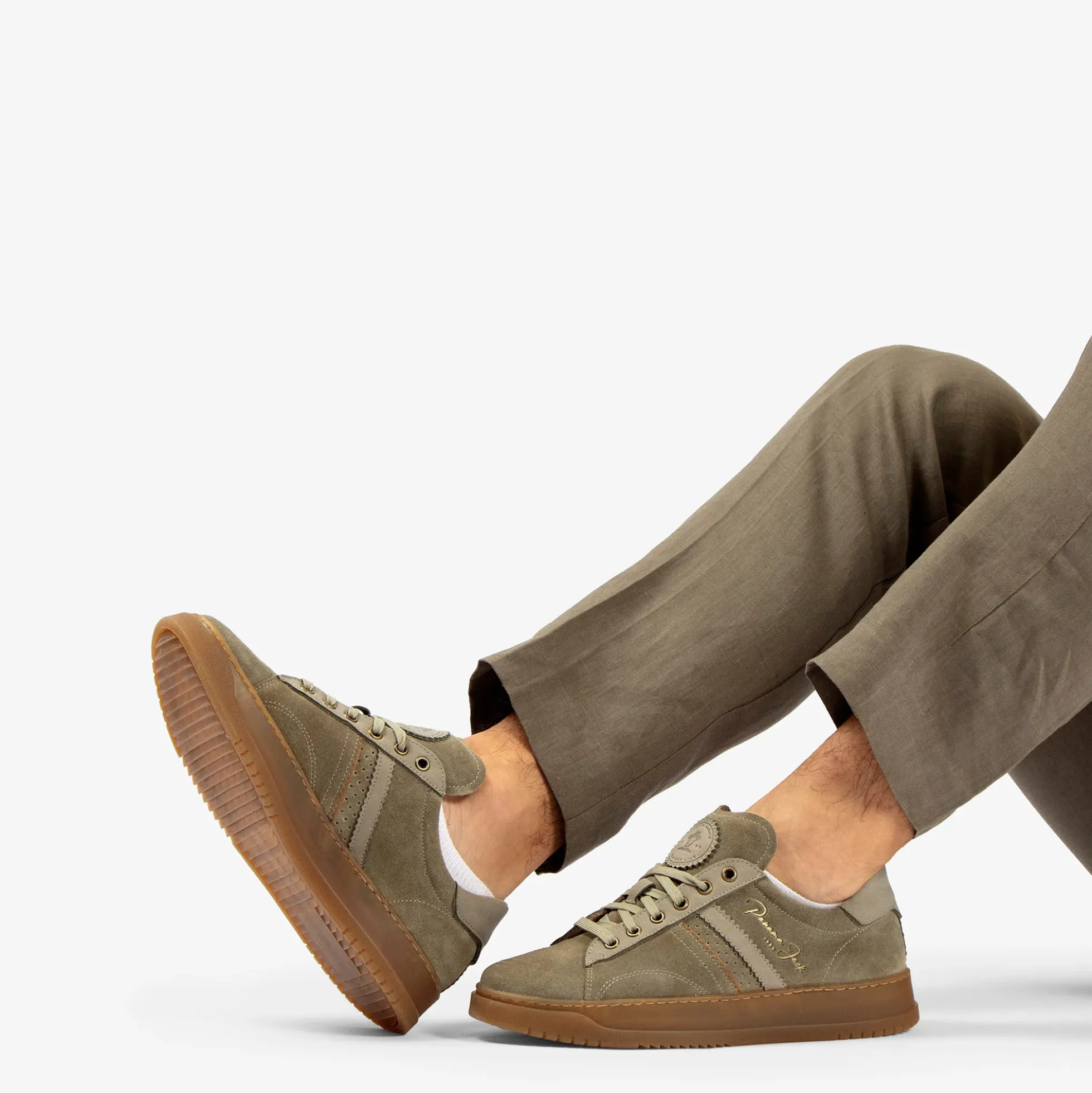 Game Sneakers de piel con forro interior de piel.
