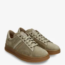 Game Sneakers de piel con forro interior de piel.