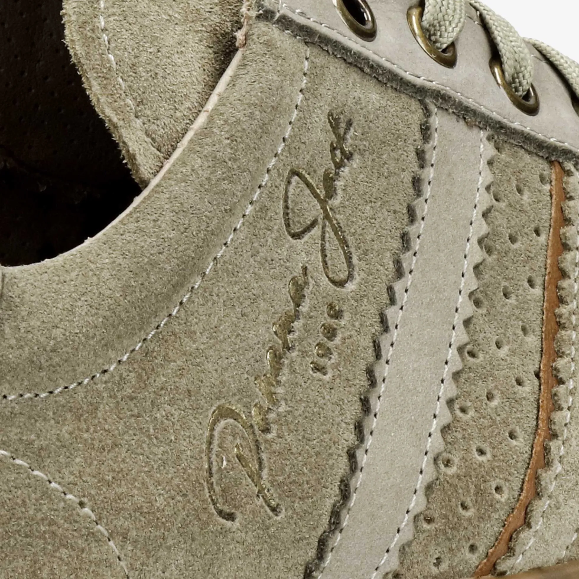 Game Sneakers de piel con forro interior de piel.