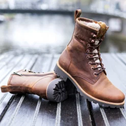 Ibi Botas de piel con forro interior de pelo.