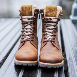 Ibi Botas de piel con forro interior de pelo.