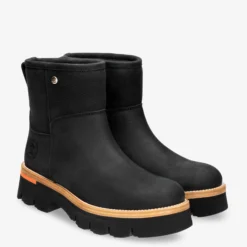 Laia Botas de piel con forro interior de pelo.