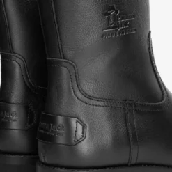Monovar Botas de piel con forro interior de pelo.