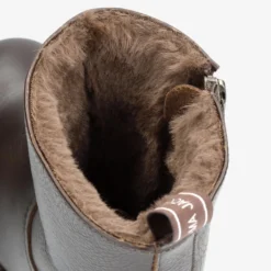 Monovar Botas de piel con forro interior de pelo.