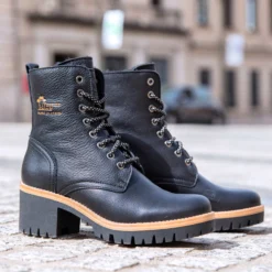 Padma Botas de piel con forro interior de pelo.