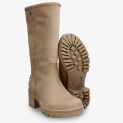 Patricia Botas de piel con forro interior de pelo.