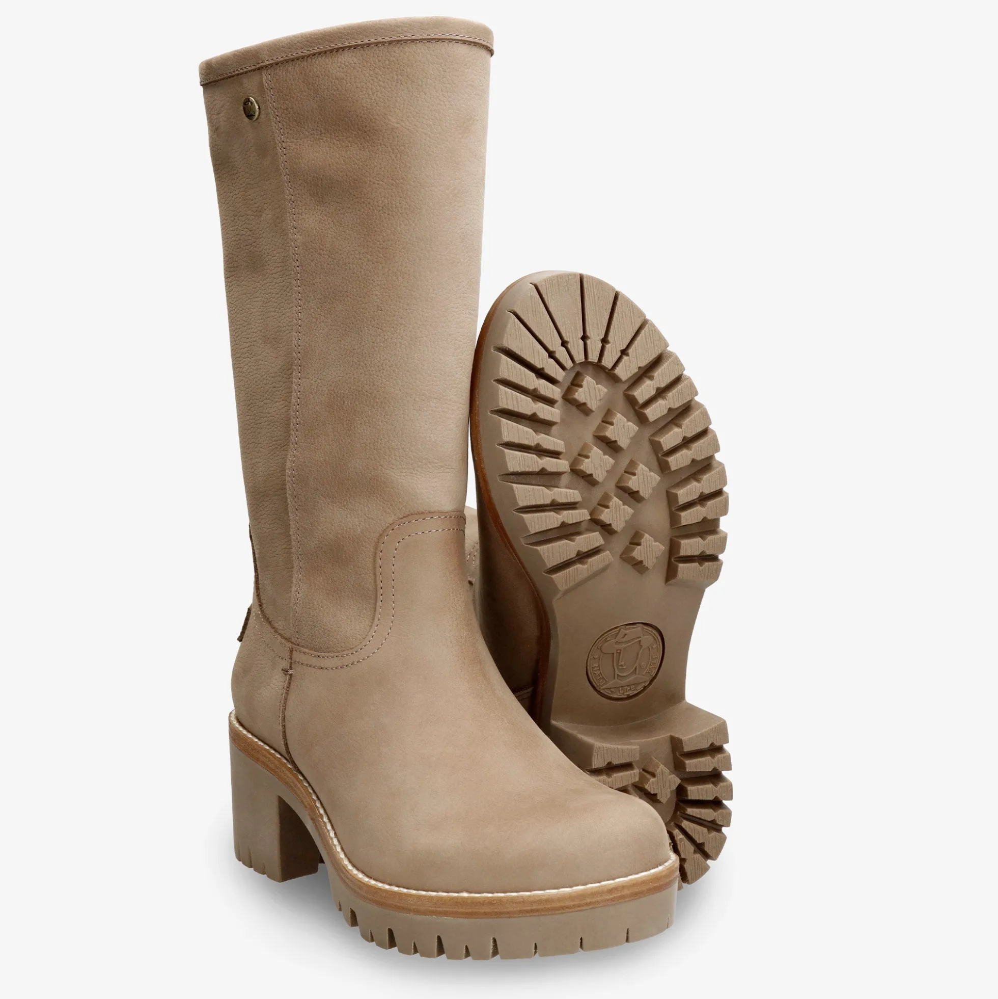 Patricia Botas de piel con forro interior de pelo.