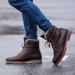 P03 Aviator Igloo Botas de piel con forro interior de pelo natural.