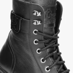 Paz Botas de piel con forro interior de pelo.