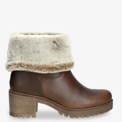 Piola Botas de piel con forro interior de pelo.