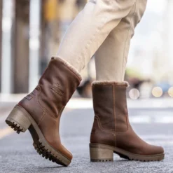 Piola Botas de piel con forro interior de pelo.