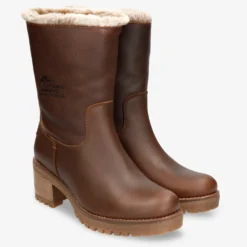 Piola Botas de piel con forro interior de pelo.