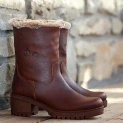 Piola Botas de piel con forro interior de pelo.