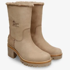 Piola Botas de piel con forro interior de pelo.