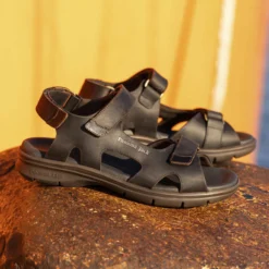 Roman Sandalias de piel con forro interior de lycra.