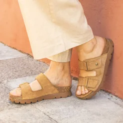 Sade Sandalias de piel con forro interior de piel.