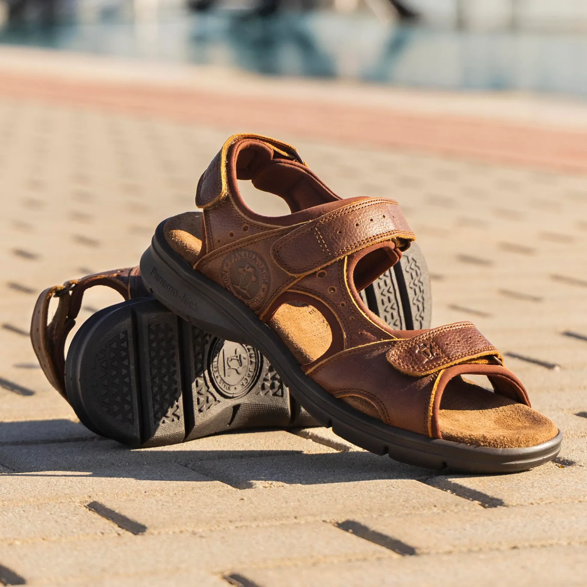 Salton Basics Sandalias de piel con forro interior de lycra.
