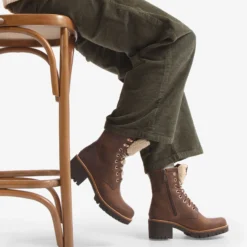 Tibi Botas de piel con forro interior de pelo.